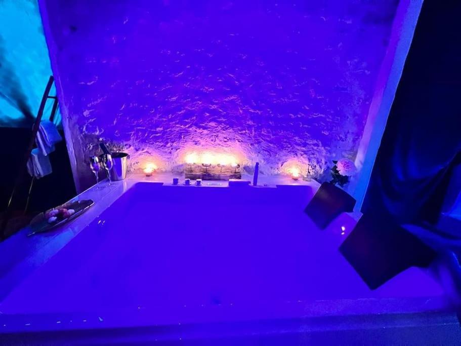 Suite Romance - Jacuzzi Moret-sur-Loing Eksteriør bilde